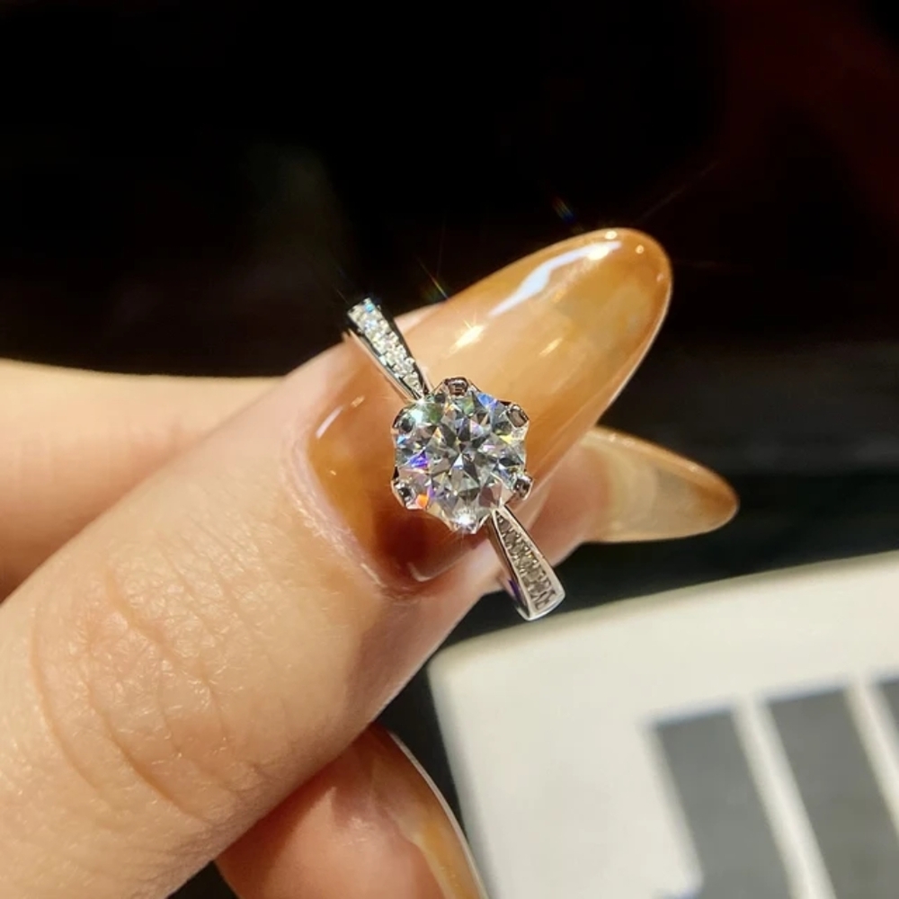 1 CT Luxury Fine Ring 6 Claws Mossainate 925 Sterling Silver comes w/GRA cert.